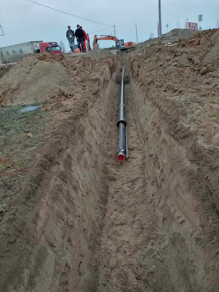 The practical application of distributed fiber optic temperature measurement in oil pipeline leakage monitoring - Cases - 1