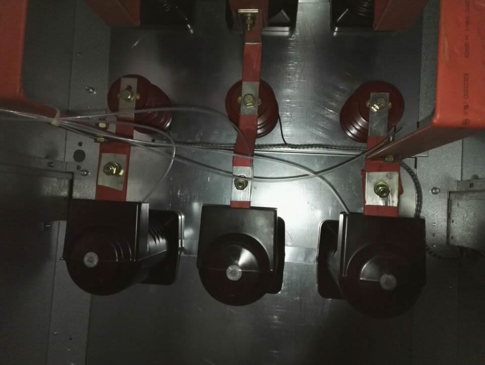 Temperature measurement of high-voltage switchgear contacts